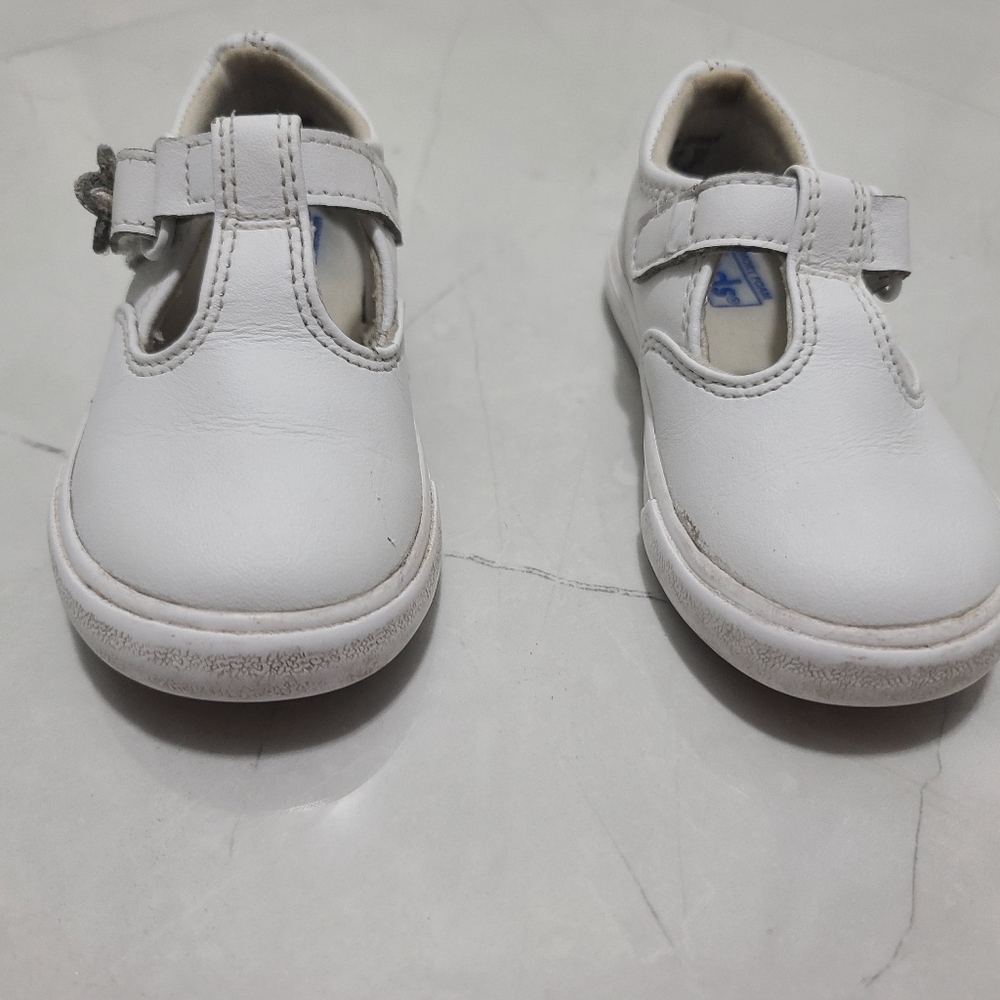 Size 7 girls Keds